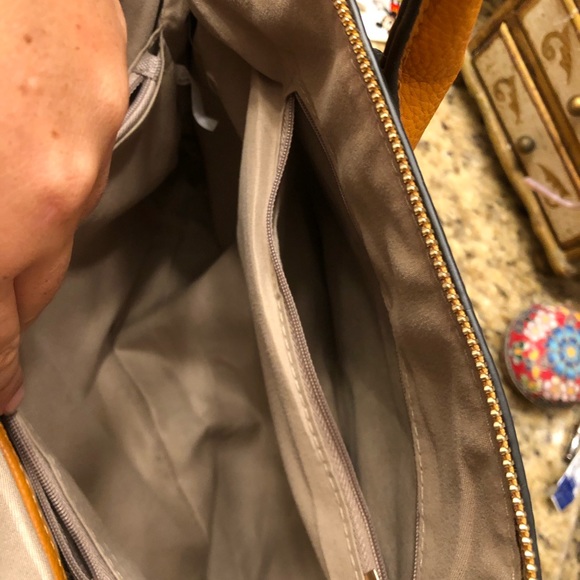 Tan Purse - Picture 3 of 5